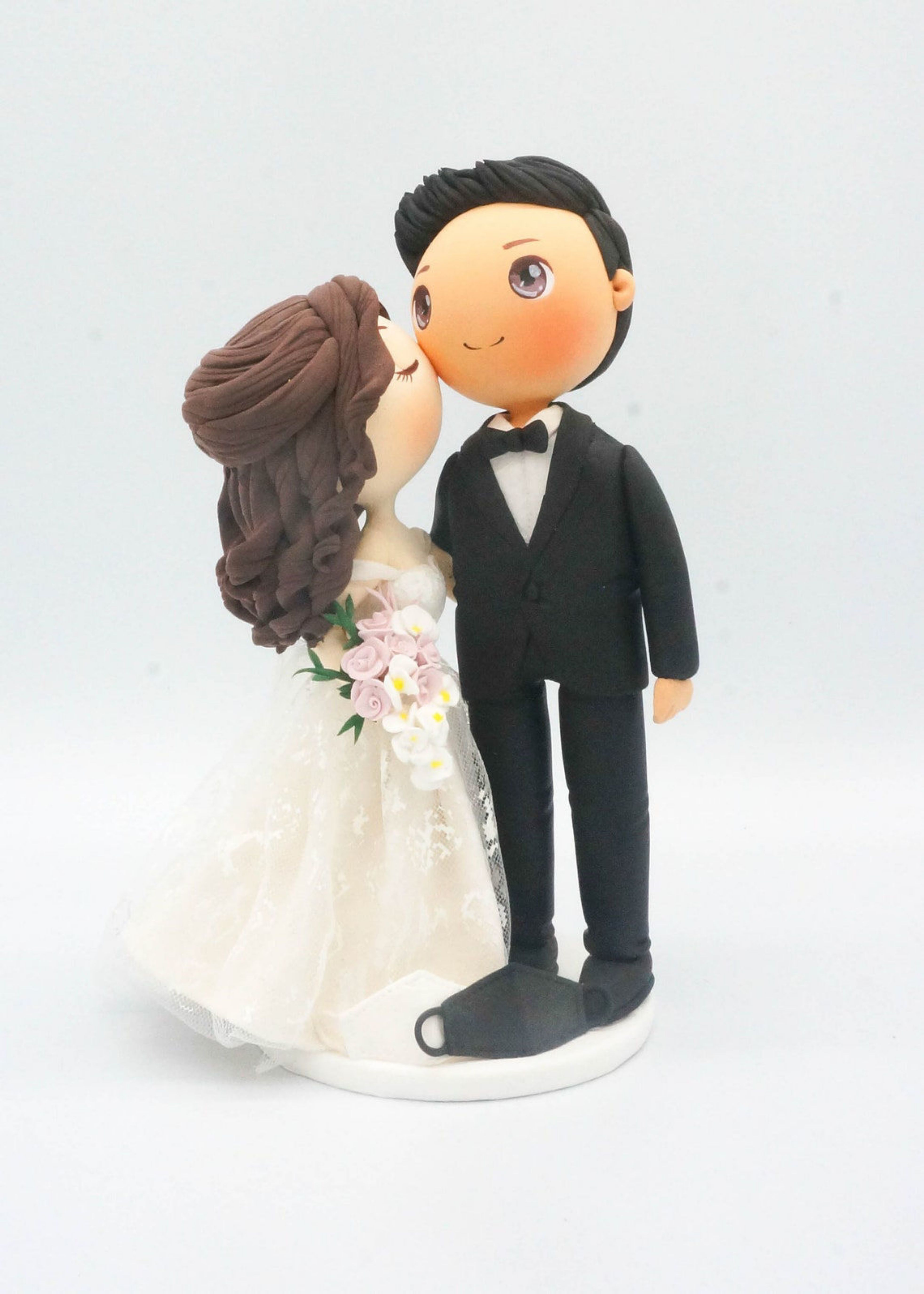 Picture of Jewish Wedding Cake Topper, Cheek Kissing wedding cake topper